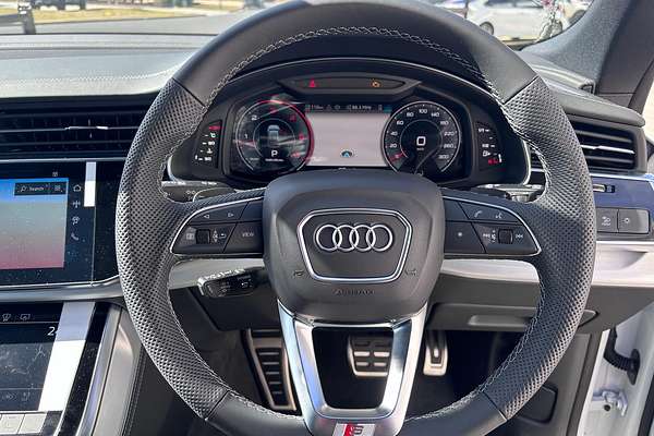 2025 Audi Q8 50 TDI S line F1
