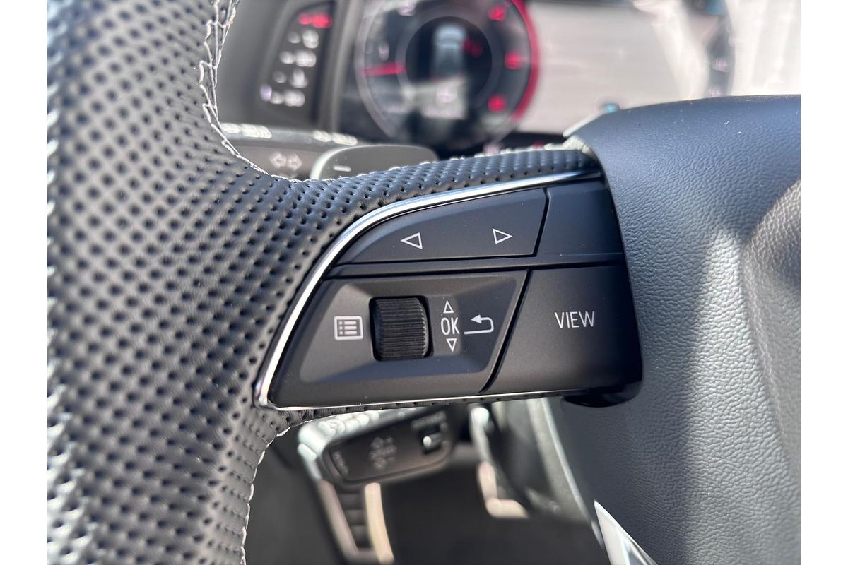 2025 Audi Q8 50 TDI S line F1