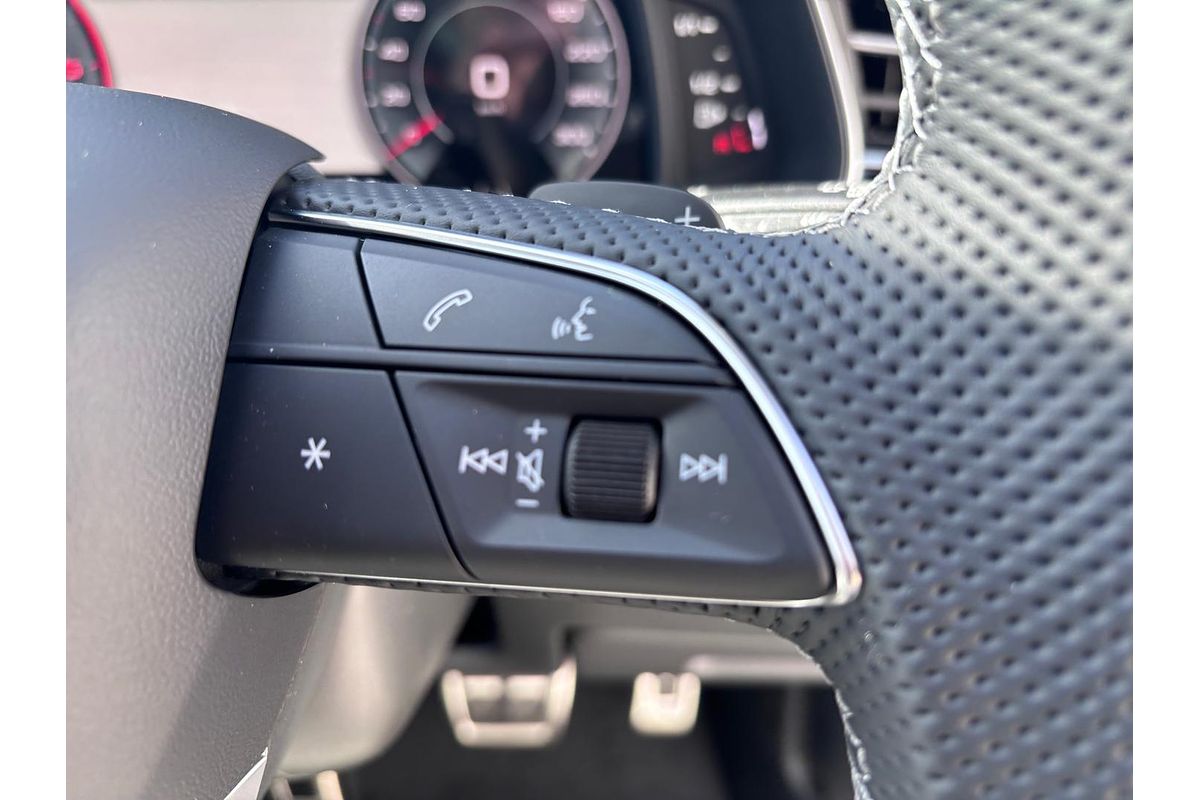 2025 Audi Q8 50 TDI S line F1