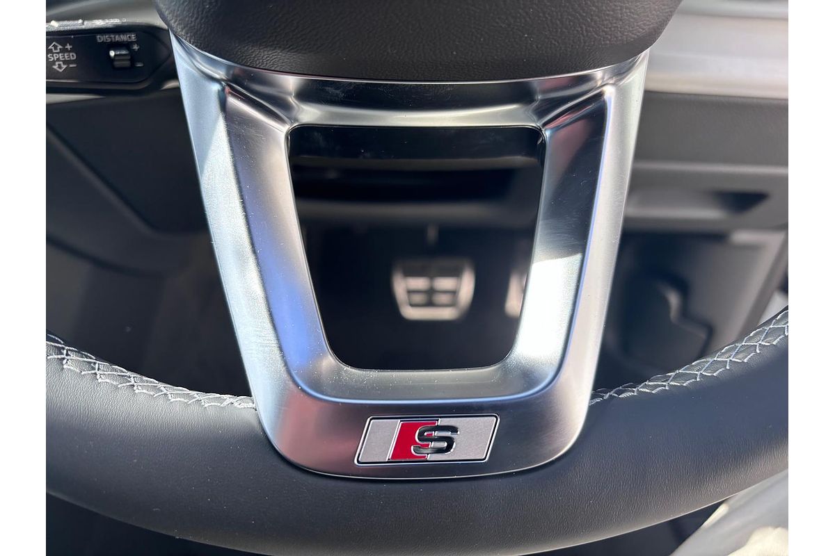 2025 Audi Q8 50 TDI S line F1