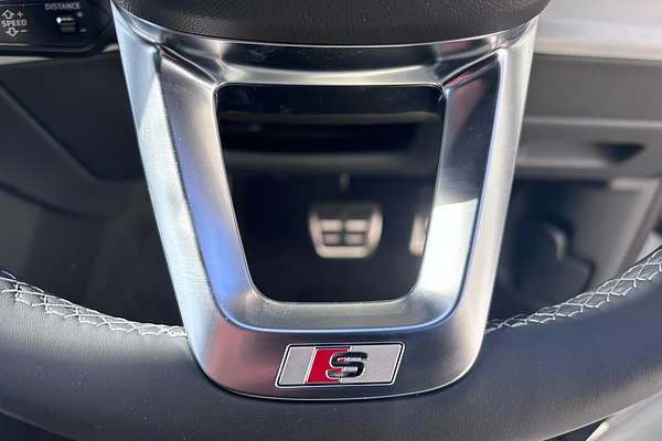 2025 Audi Q8 50 TDI S line F1