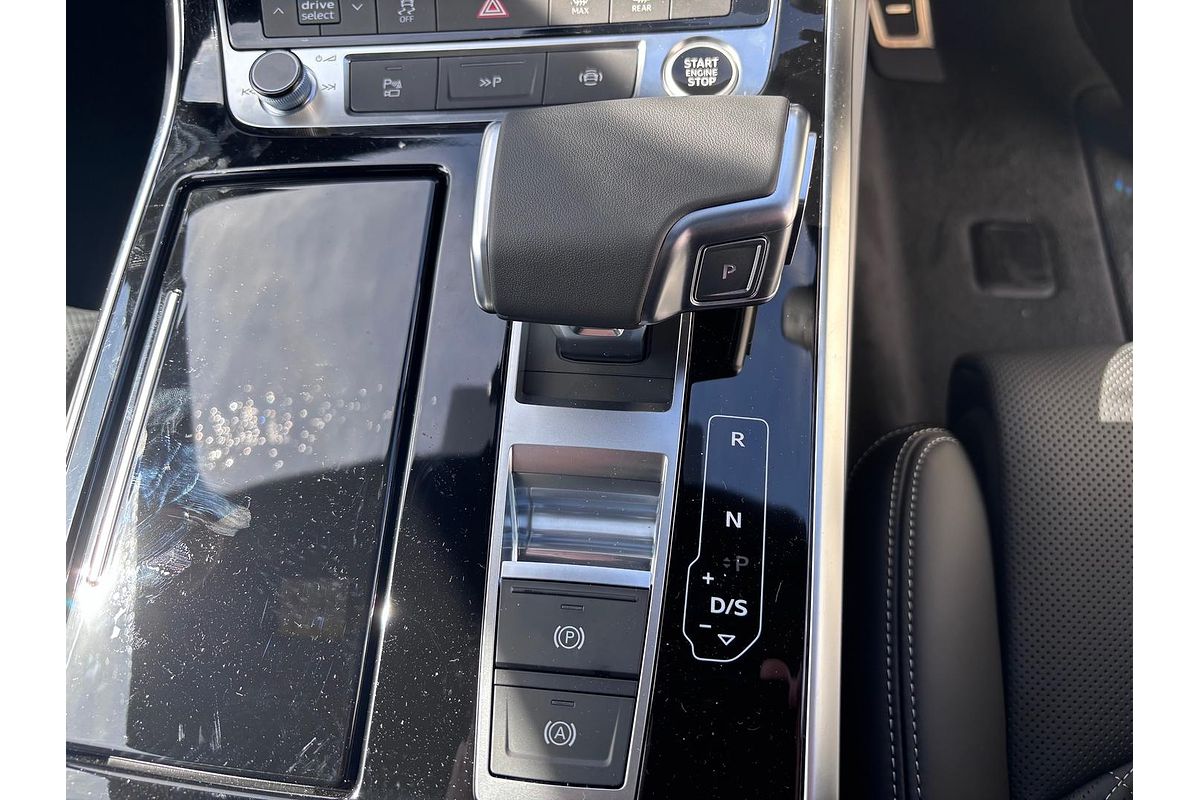2025 Audi Q8 50 TDI S line F1