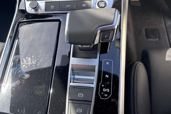 2025 Audi Q8 50 TDI S line F1
