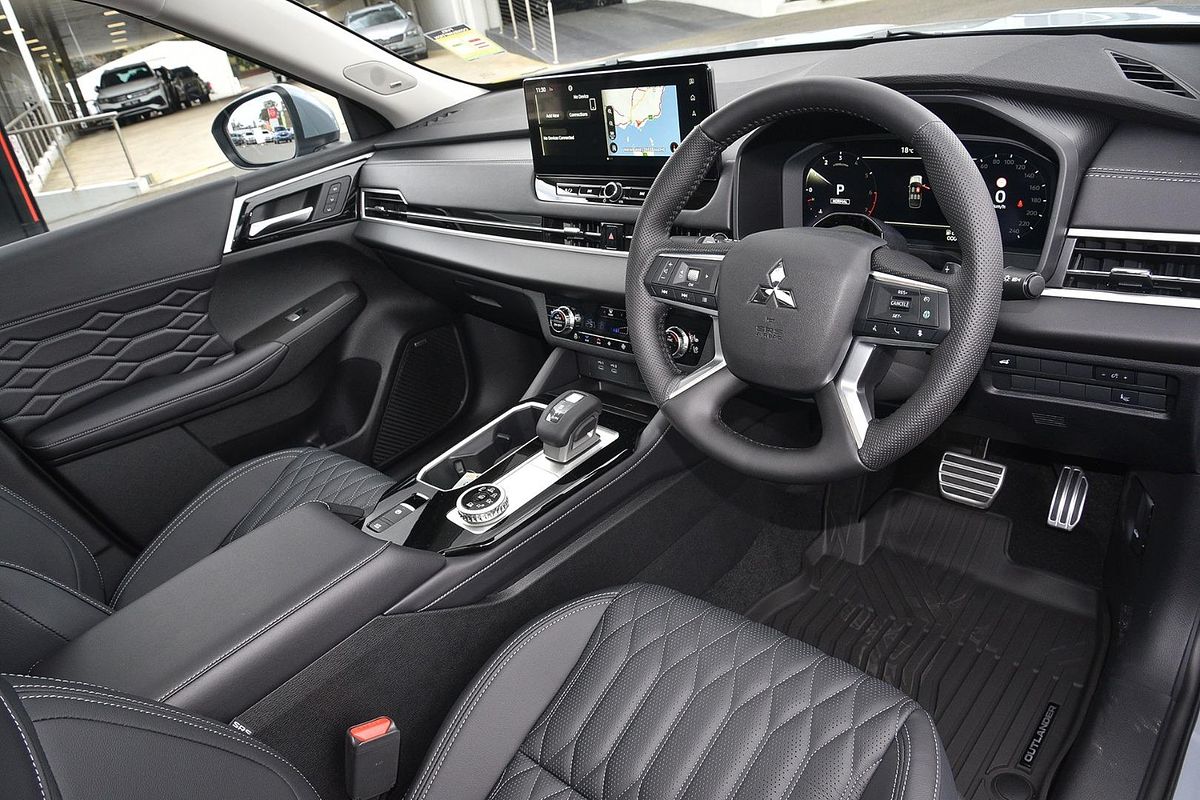 2025 Mitsubishi Outlander Exceed ZM