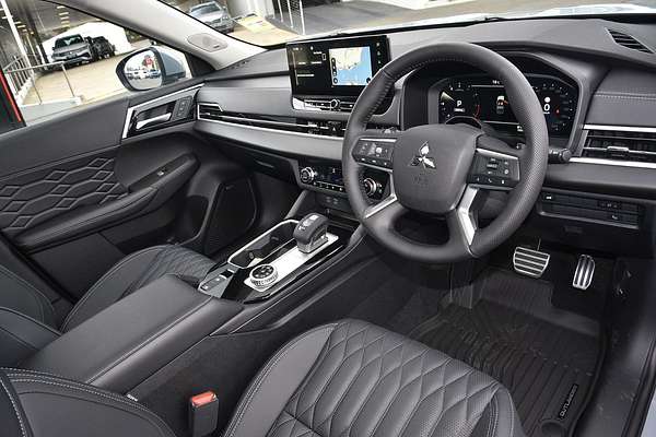 2025 Mitsubishi Outlander Exceed ZM