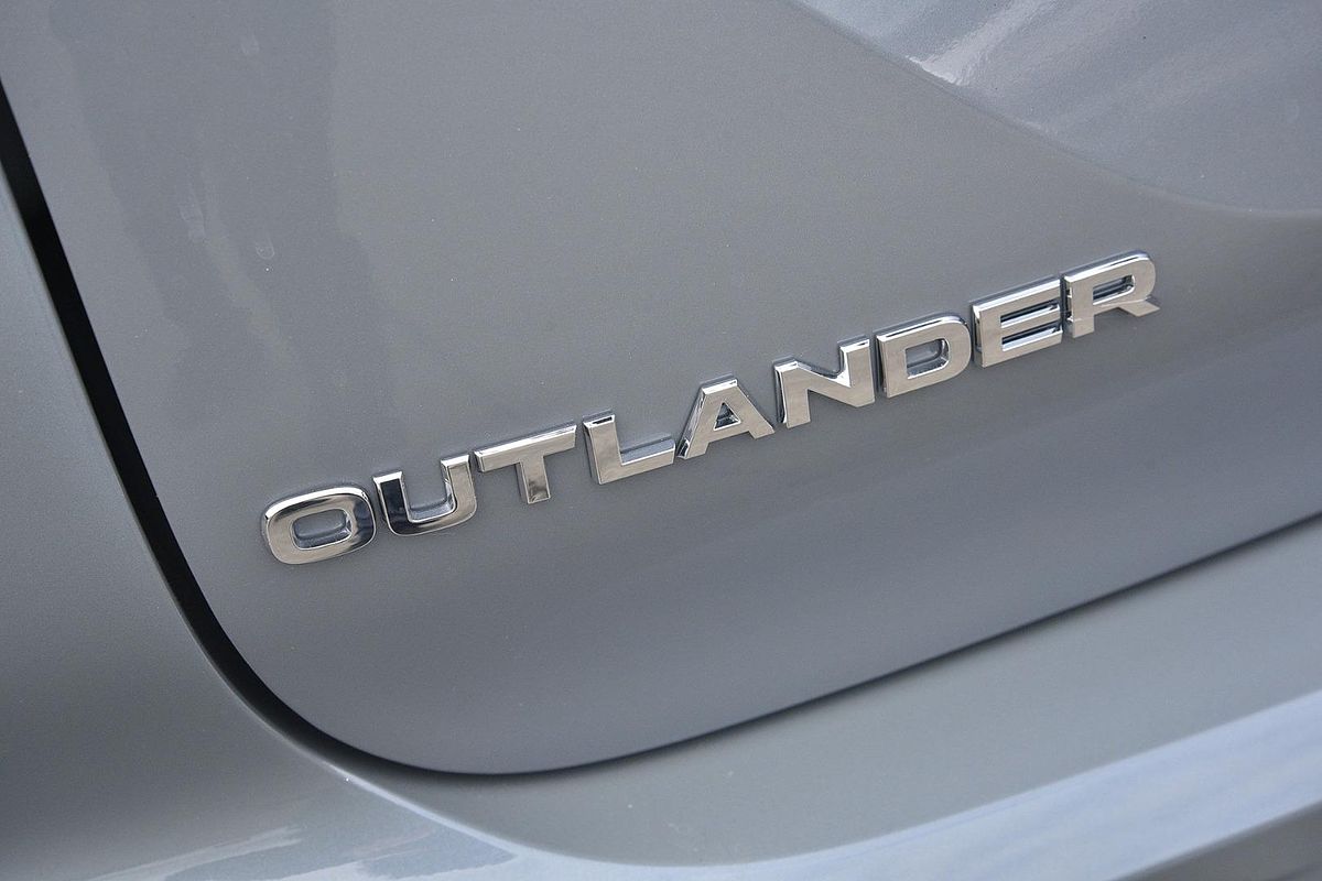 2025 Mitsubishi Outlander Exceed ZM