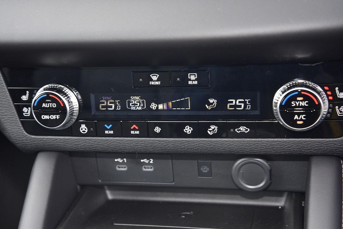 2025 Mitsubishi Outlander Exceed ZM
