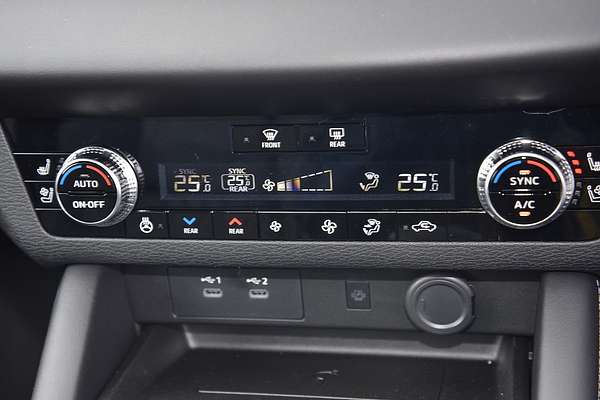 2025 Mitsubishi Outlander Exceed ZM
