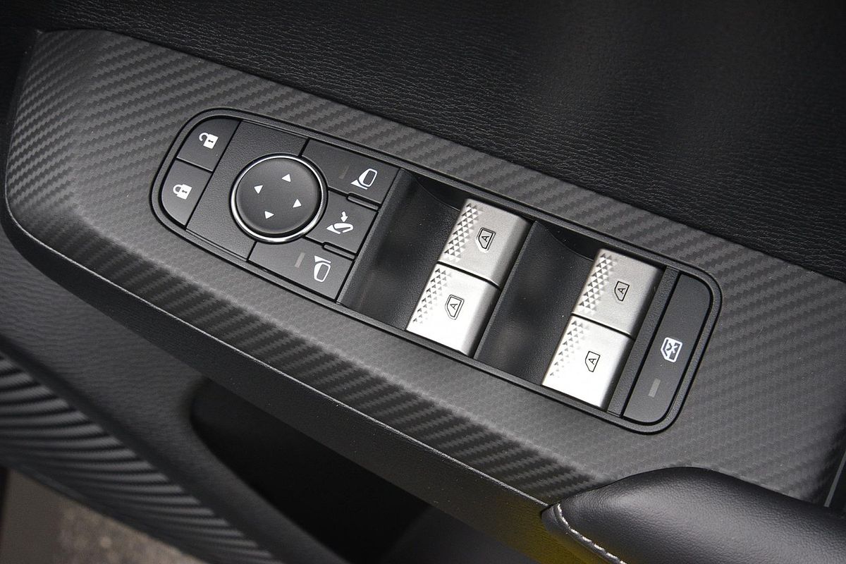 2025 Mitsubishi Outlander Exceed ZM