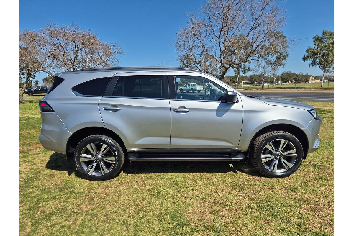 2023 Isuzu MU-X LS-T