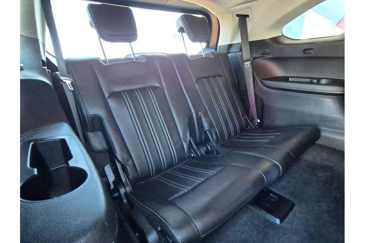 2023 Isuzu MU-X LS-T