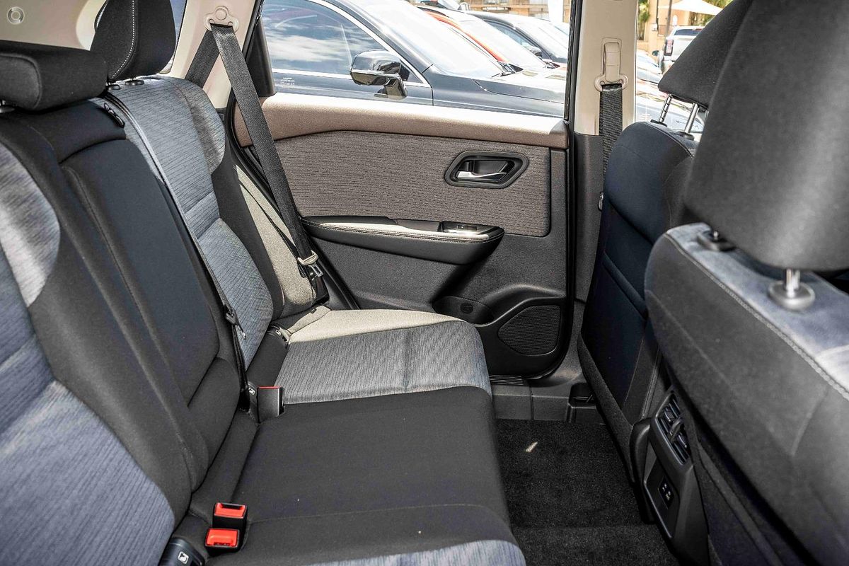 2024 Nissan X-TRAIL ST T33