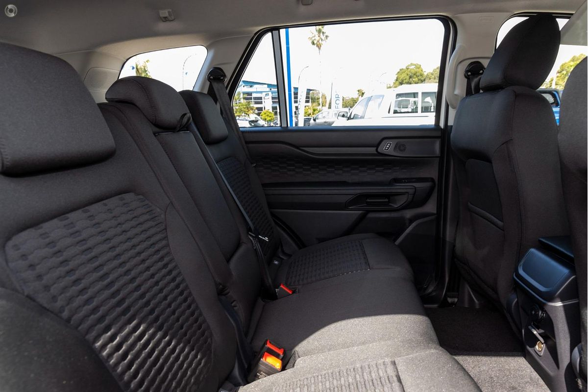 2025 Ford Everest Ambiente 2.0L
