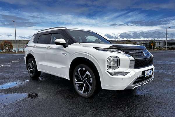 2024 Mitsubishi Outlander PHEV Exceed ZM