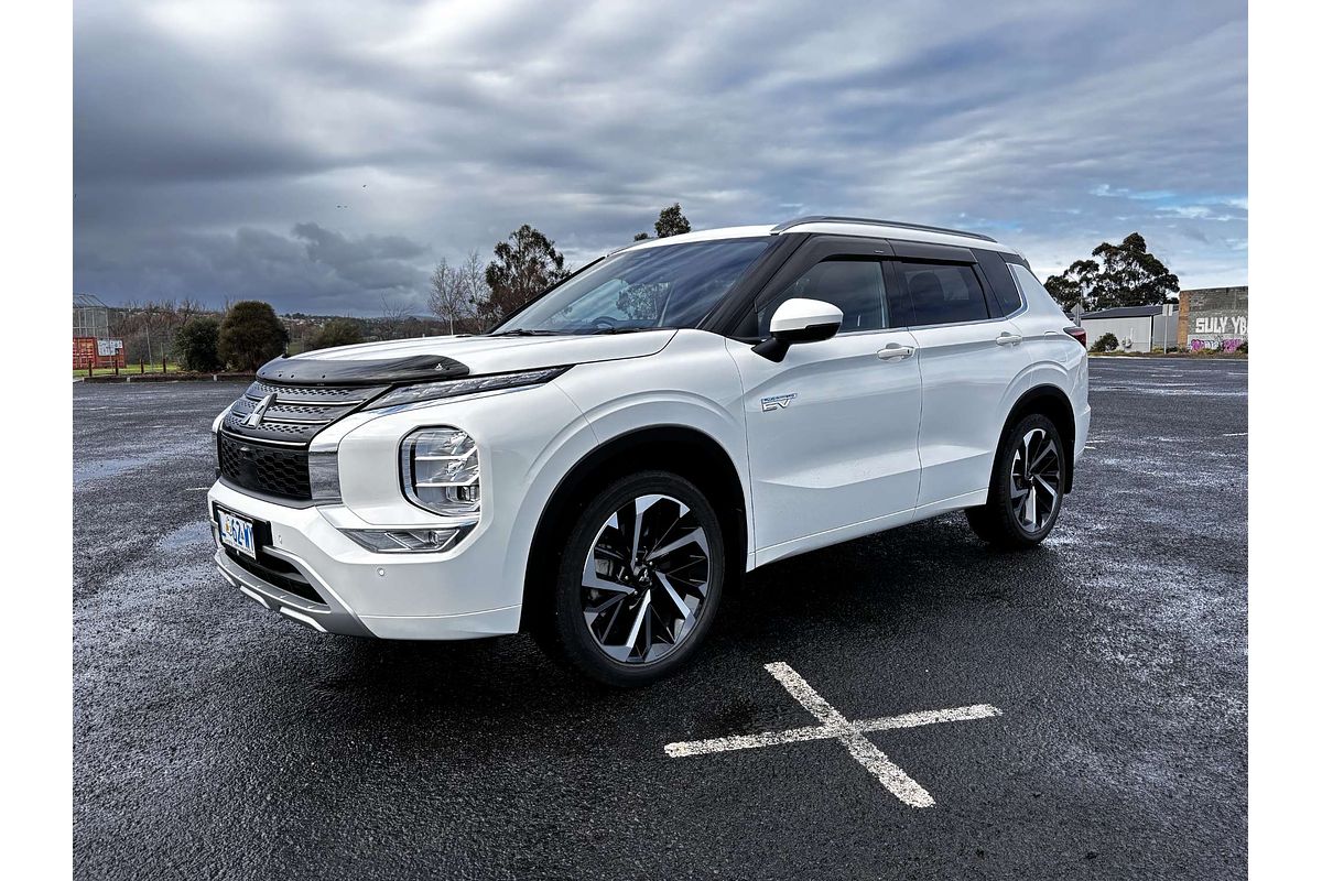 2024 Mitsubishi Outlander PHEV Exceed ZM