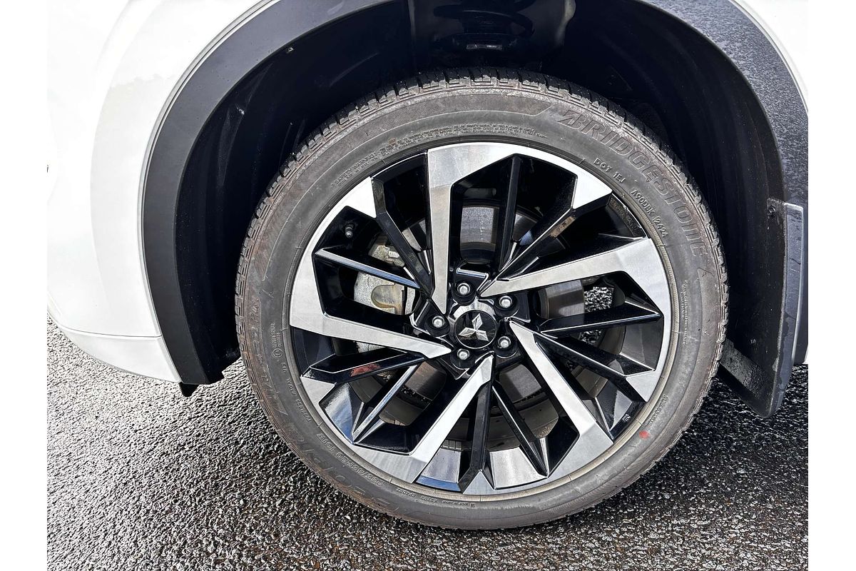 2024 Mitsubishi Outlander PHEV Exceed ZM