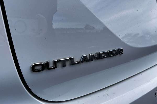 2024 Mitsubishi Outlander PHEV Exceed ZM