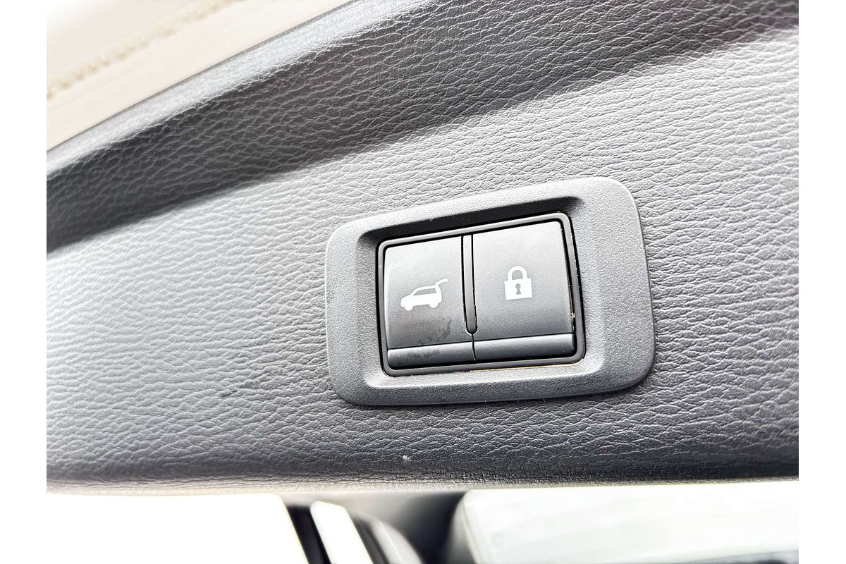 2024 Mitsubishi Outlander PHEV Exceed ZM