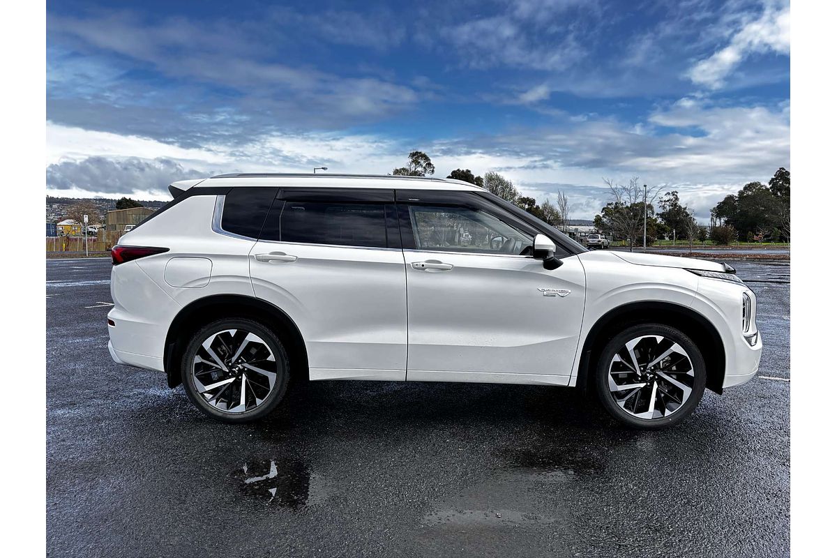 2024 Mitsubishi Outlander PHEV Exceed ZM