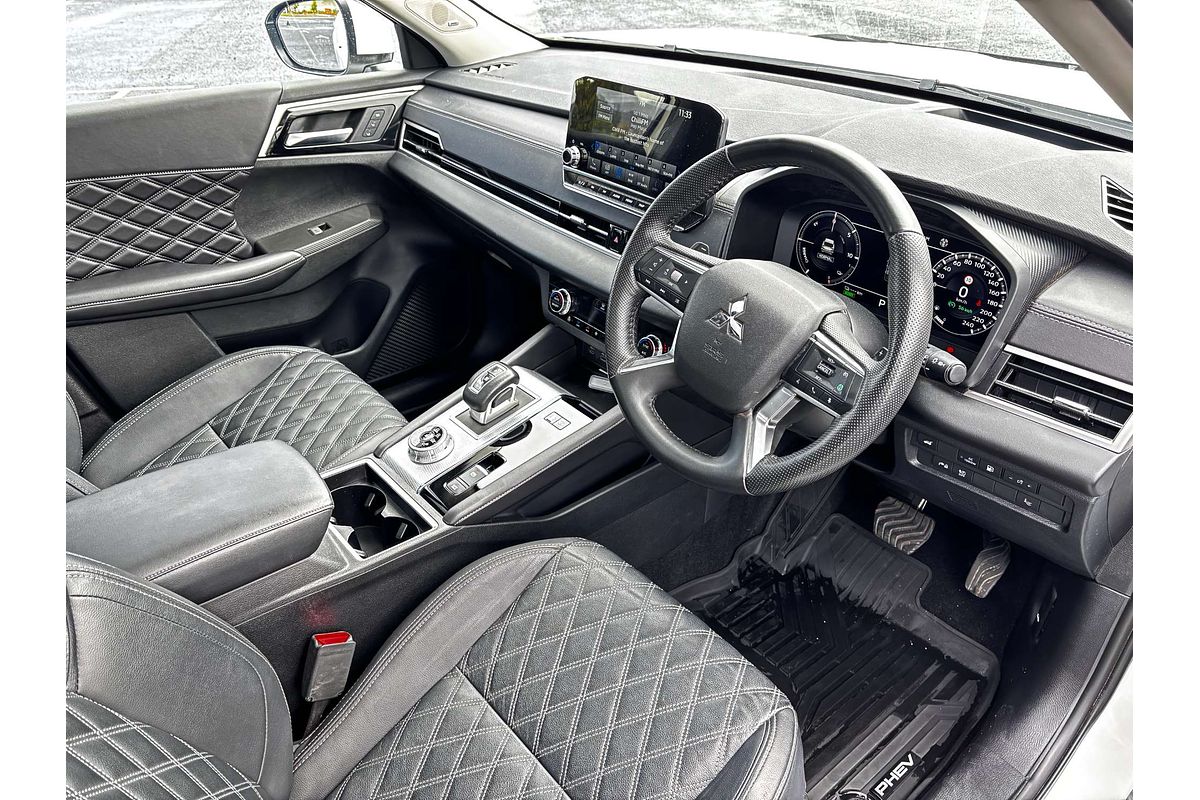 2024 Mitsubishi Outlander PHEV Exceed ZM
