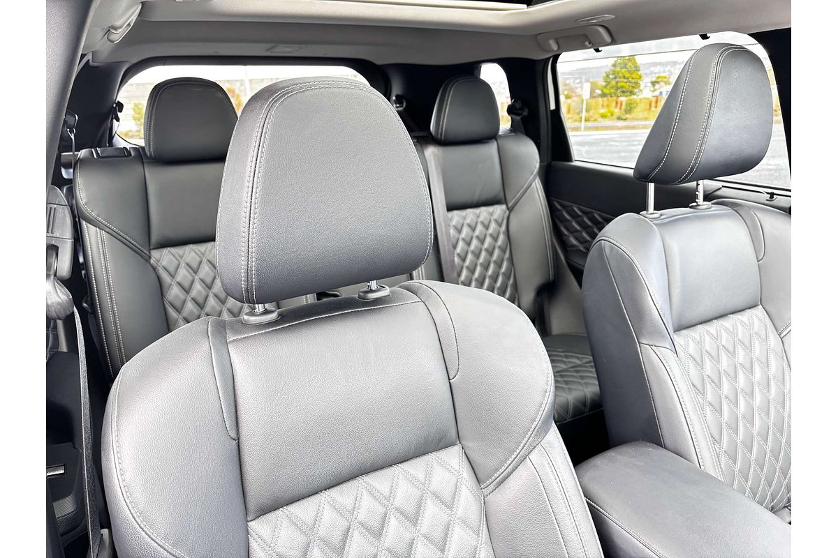 2024 Mitsubishi Outlander PHEV Exceed ZM