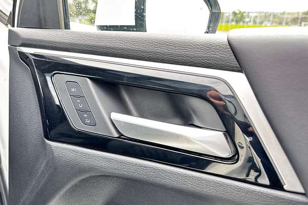 2024 Mitsubishi Outlander PHEV Exceed ZM