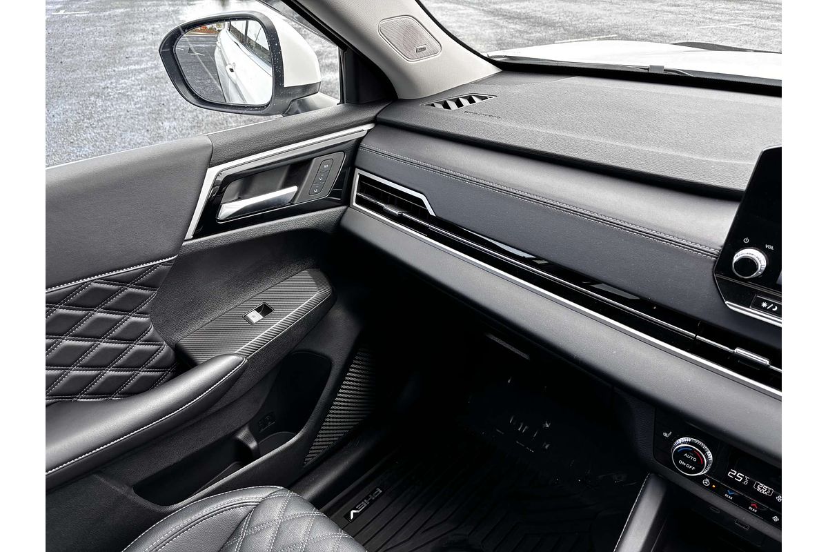 2024 Mitsubishi Outlander PHEV Exceed ZM