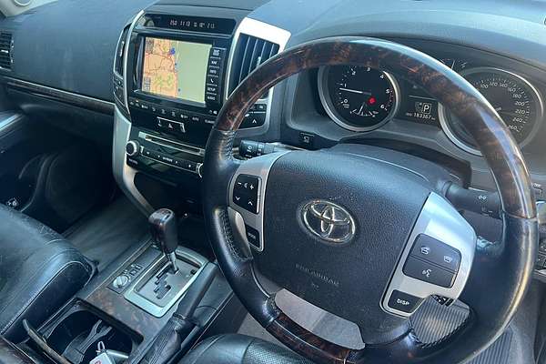 2014 Toyota Landcruiser Sahara VDJ200R