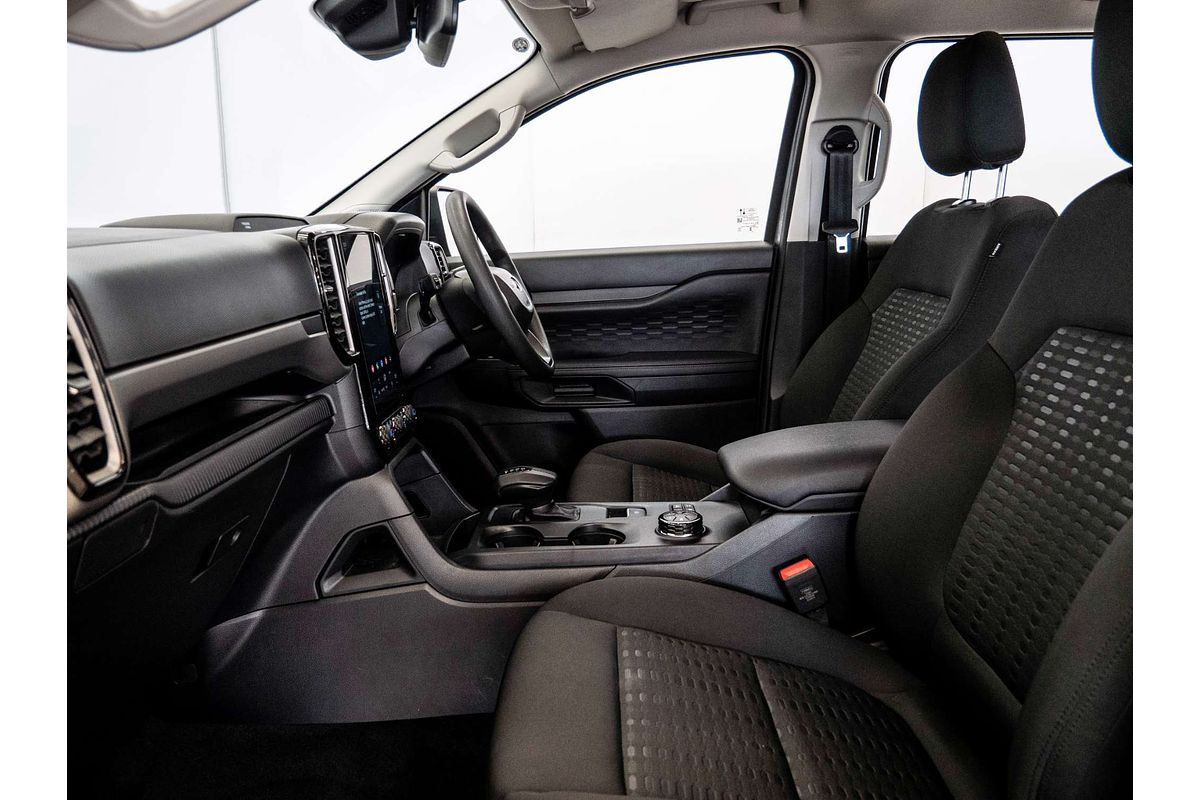 2024 Ford Everest Ambiente 2.0L