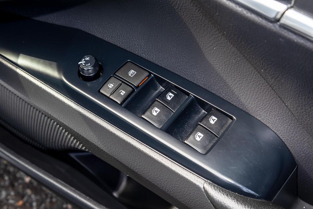 2020 Toyota Camry Ascent ASV70R