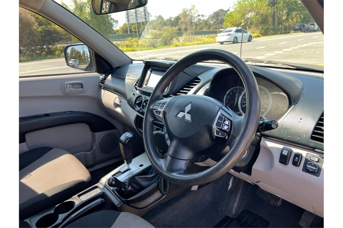 2015 Mitsubishi Triton GLX MN 4X4