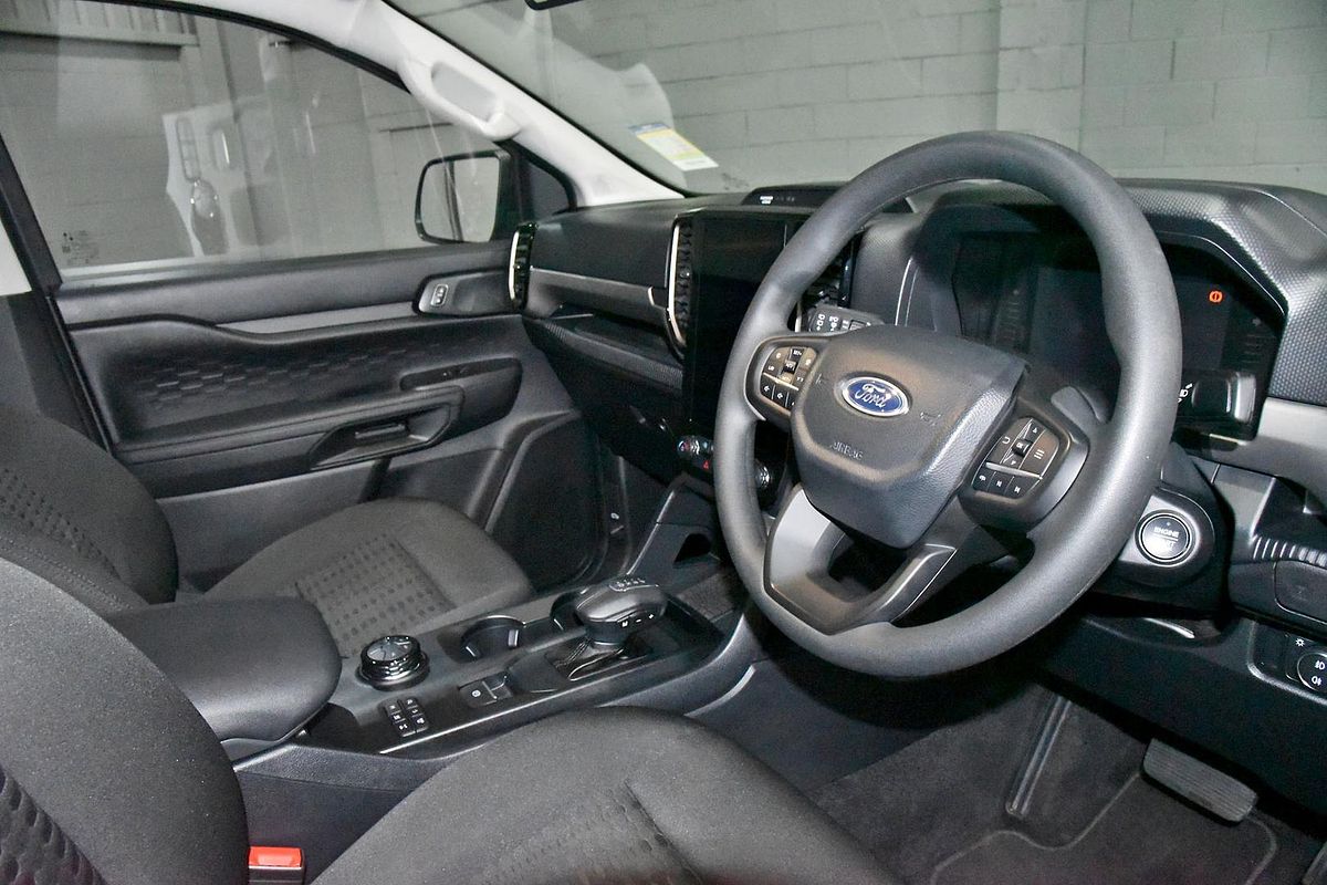 2024 Ford Everest Ambiente 2.0L