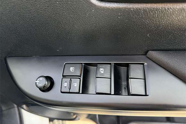 2019 Toyota Hilux SR GUN126R 4X4