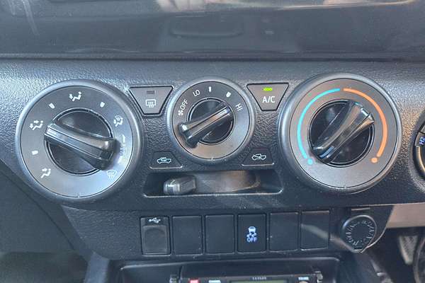 2016 Toyota Hilux Workmate GUN125R 4X4