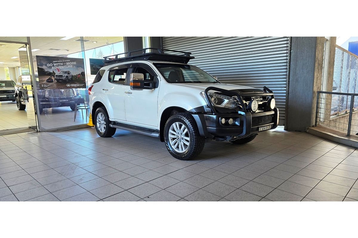 MU-X UC MY17 LS-U (4x4) 3.0L DT4 TURBO CDI 6 SP AUTO SEQUENTIAL 4D WAGON