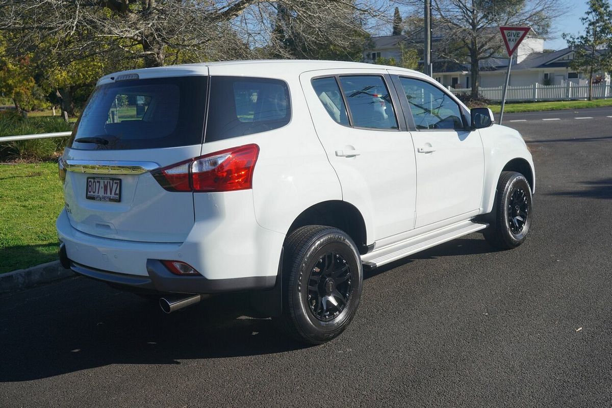 2016 Isuzu MU-X LS-M
