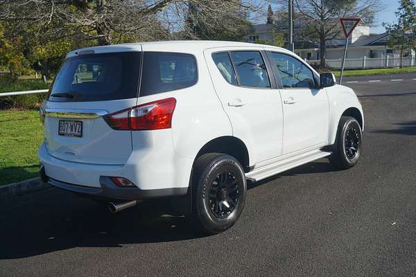 2016 Isuzu MU-X LS-M