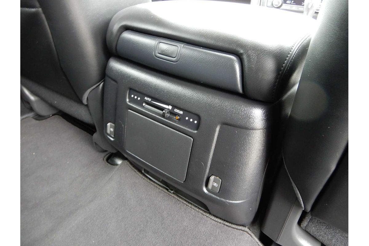 2024 Nissan Patrol Ti-L Y62