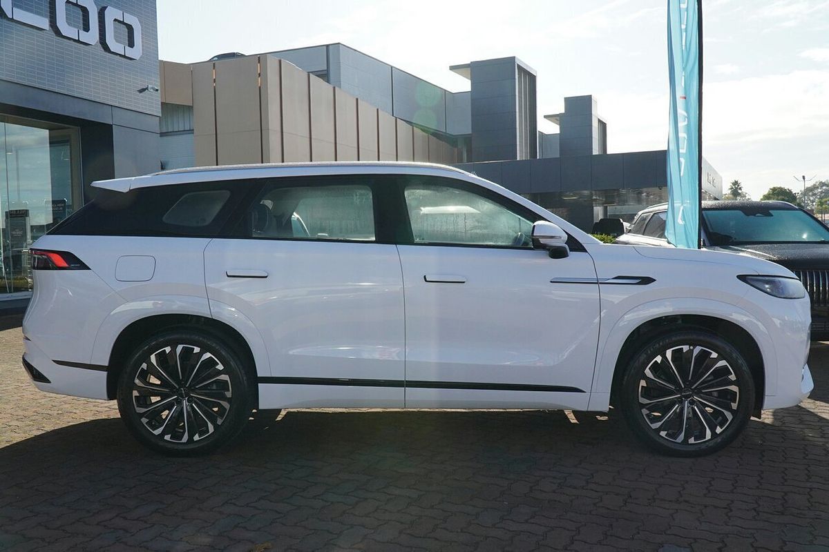 2025 Jaecoo J8 Track