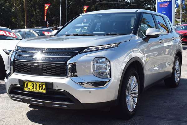 2024 Mitsubishi Outlander ES ZM