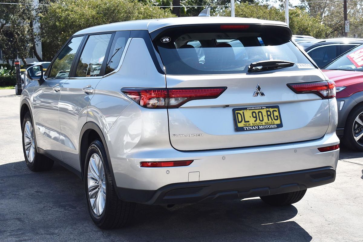 2024 Mitsubishi Outlander ES ZM