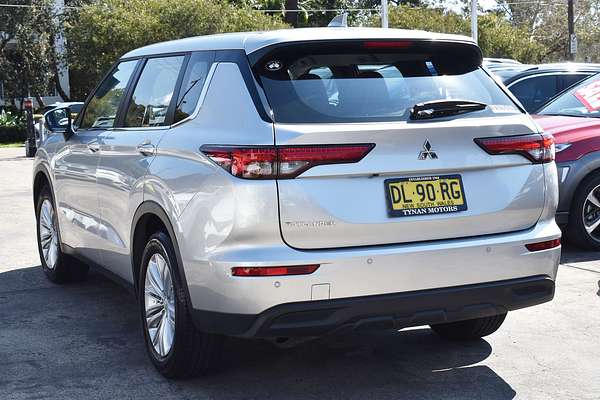 2024 Mitsubishi Outlander ES ZM