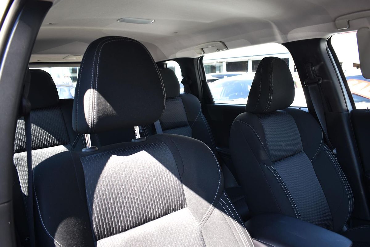2024 Mitsubishi Outlander ES ZM