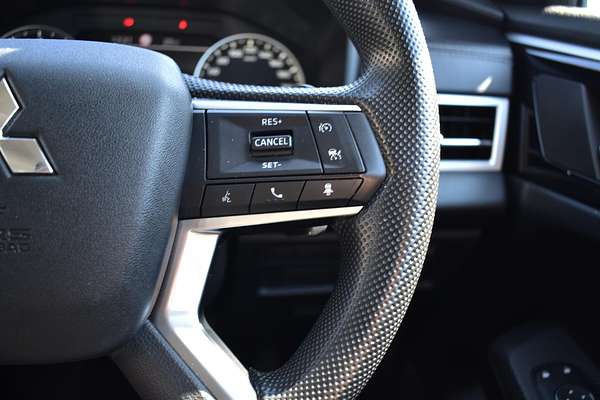 2024 Mitsubishi Outlander ES ZM