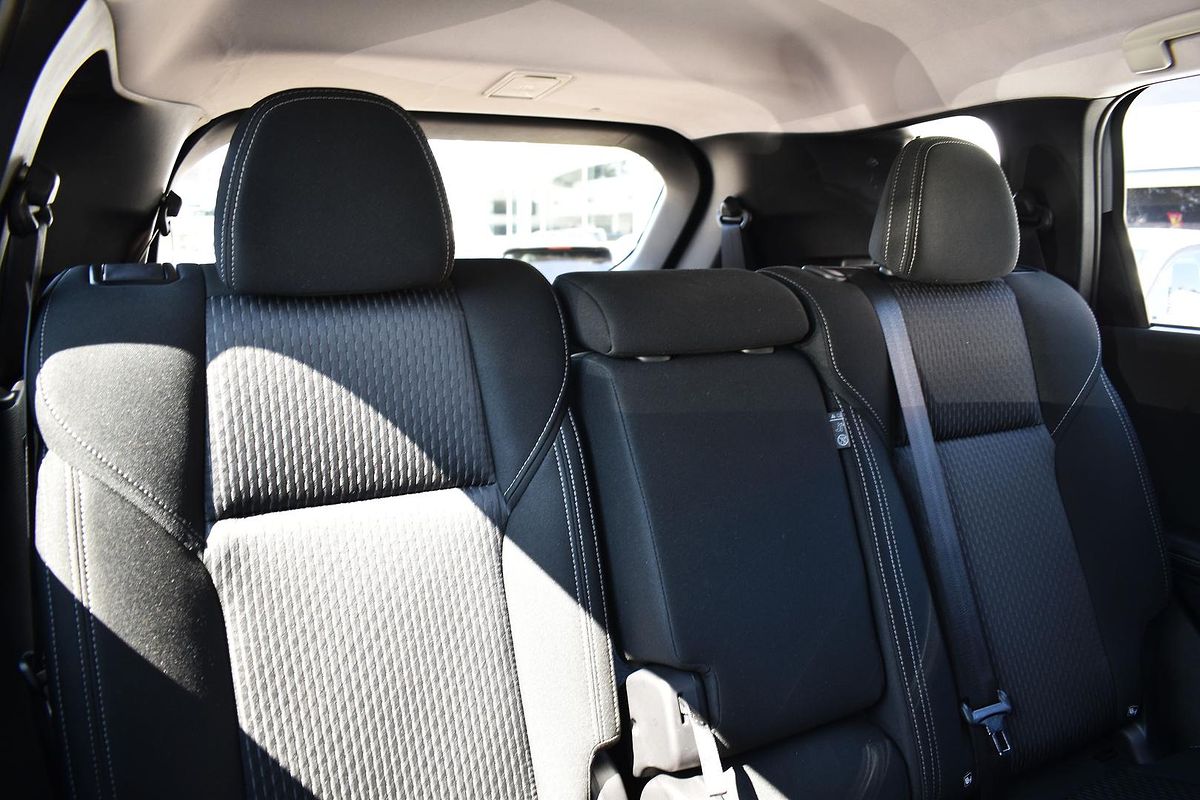 2024 Mitsubishi Outlander ES ZM