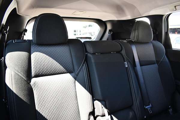 2024 Mitsubishi Outlander ES ZM