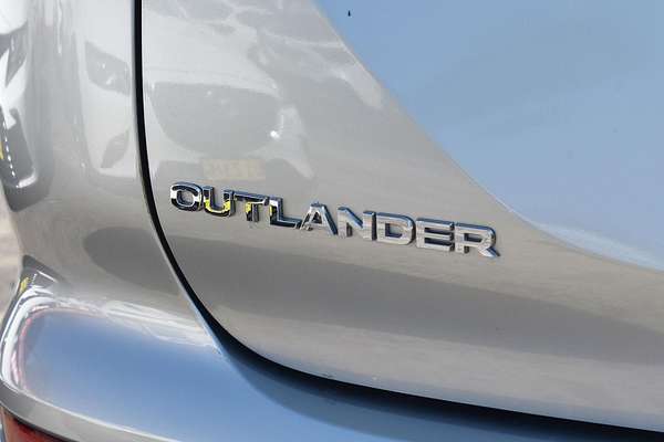 2024 Mitsubishi Outlander ES ZM