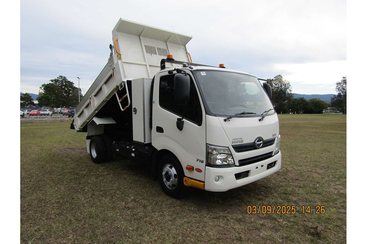 2017 Hino 300 Series 716 4x2
