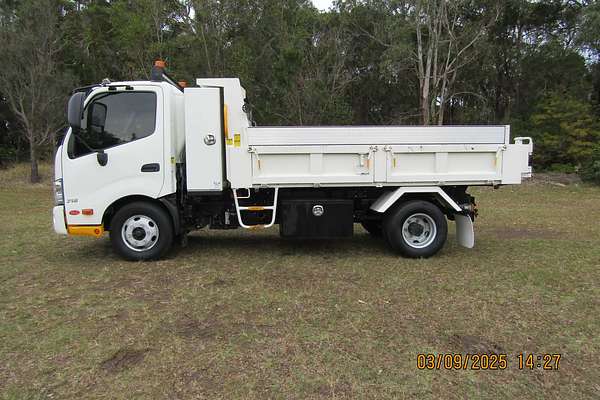 2017 Hino 300 Series 716 4x2