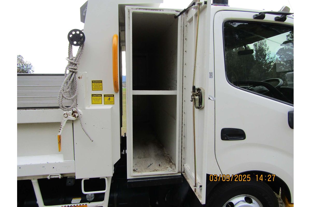 2017 Hino 300 Series 716 4x2